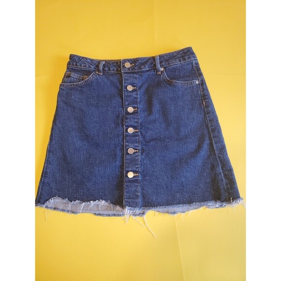 Womens Size 10 Raw Hem Skirt Button Denim Short Above Knee Dark Wash By H&M - Picture 3 of 9